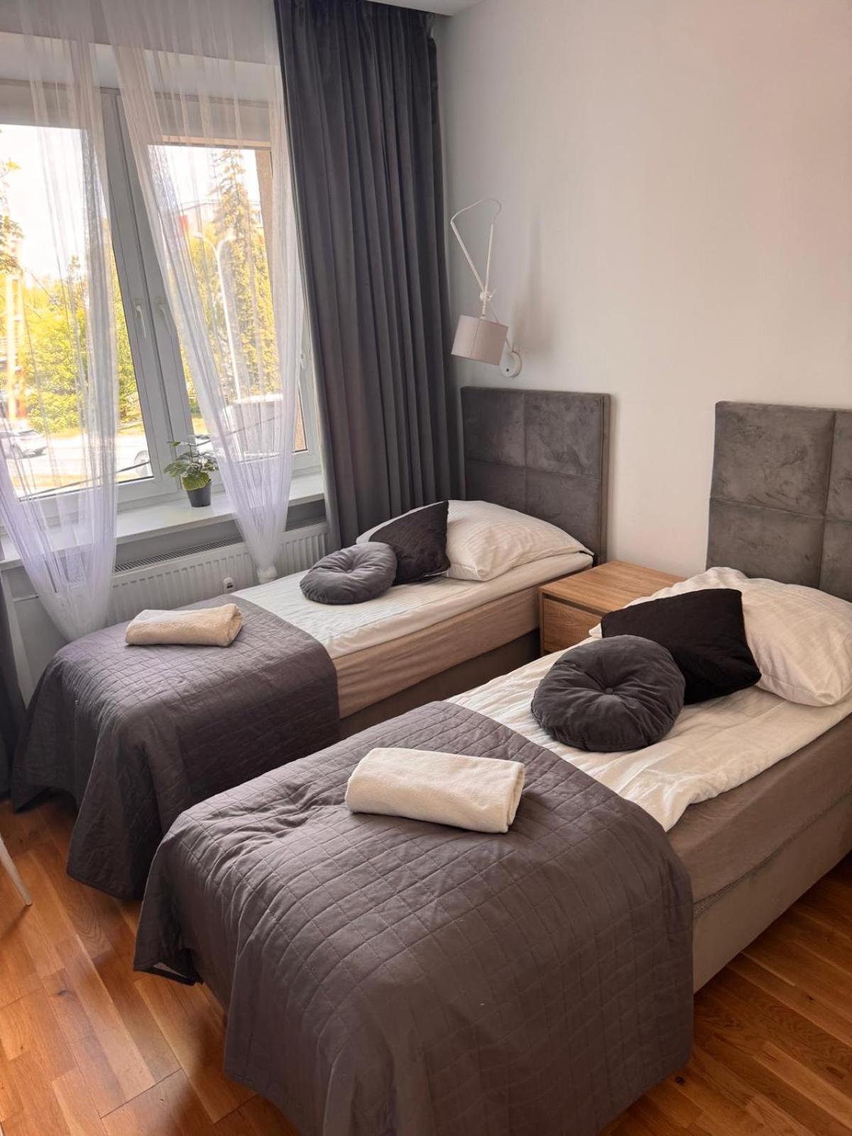 Family & Business Elegant Apartments Ul Astronautow Centrum Downtown - 3 Bedroom, Parking キェルツェ エクステリア 写真