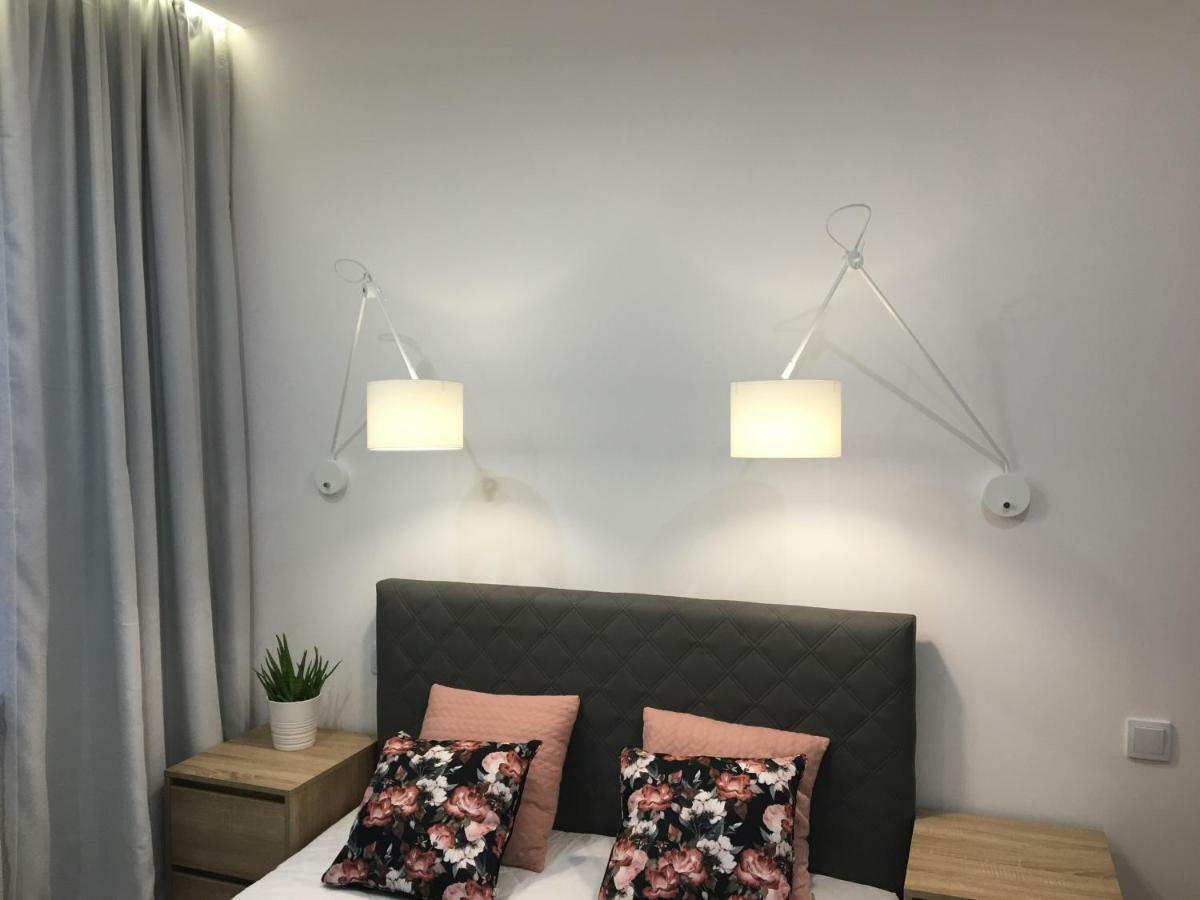 Family & Business Elegant Apartments Ul Astronautow Centrum Downtown - 3 Bedroom, Parking キェルツェ エクステリア 写真
