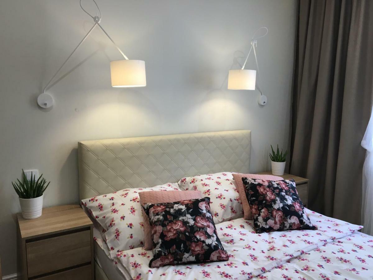 Family & Business Elegant Apartments Ul Astronautow Centrum Downtown - 3 Bedroom, Parking キェルツェ エクステリア 写真