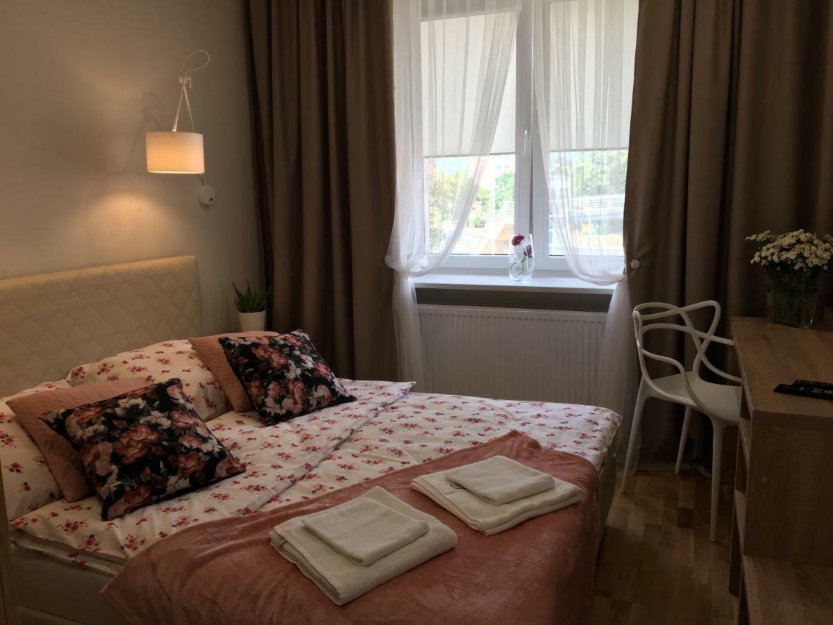 Family & Business Elegant Apartments Ul Astronautow Centrum Downtown - 3 Bedroom, Parking キェルツェ エクステリア 写真