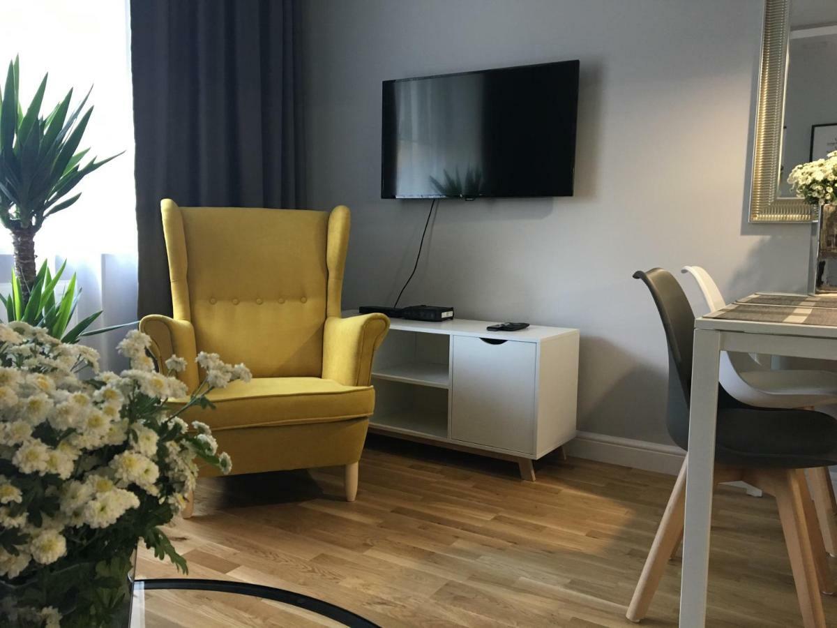 Family & Business Elegant Apartments Ul Astronautow Centrum Downtown - 3 Bedroom, Parking キェルツェ エクステリア 写真