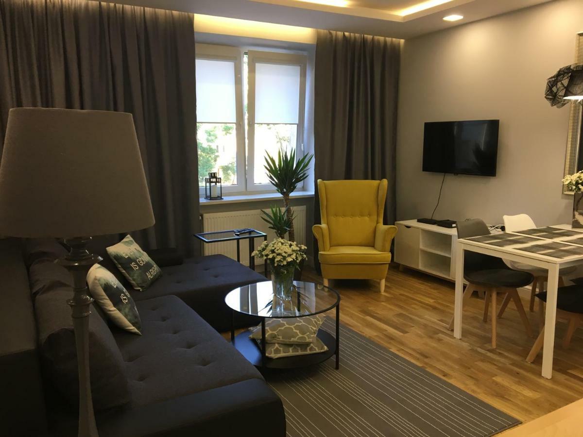 Family & Business Elegant Apartments Ul Astronautow Centrum Downtown - 3 Bedroom, Parking キェルツェ エクステリア 写真