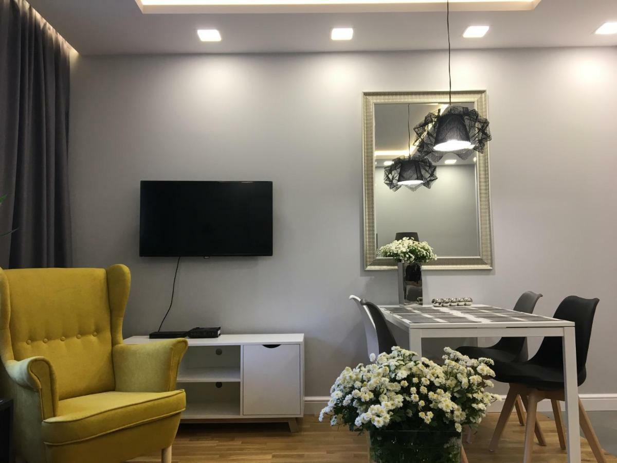 Family & Business Elegant Apartments Ul Astronautow Centrum Downtown - 3 Bedroom, Parking キェルツェ エクステリア 写真